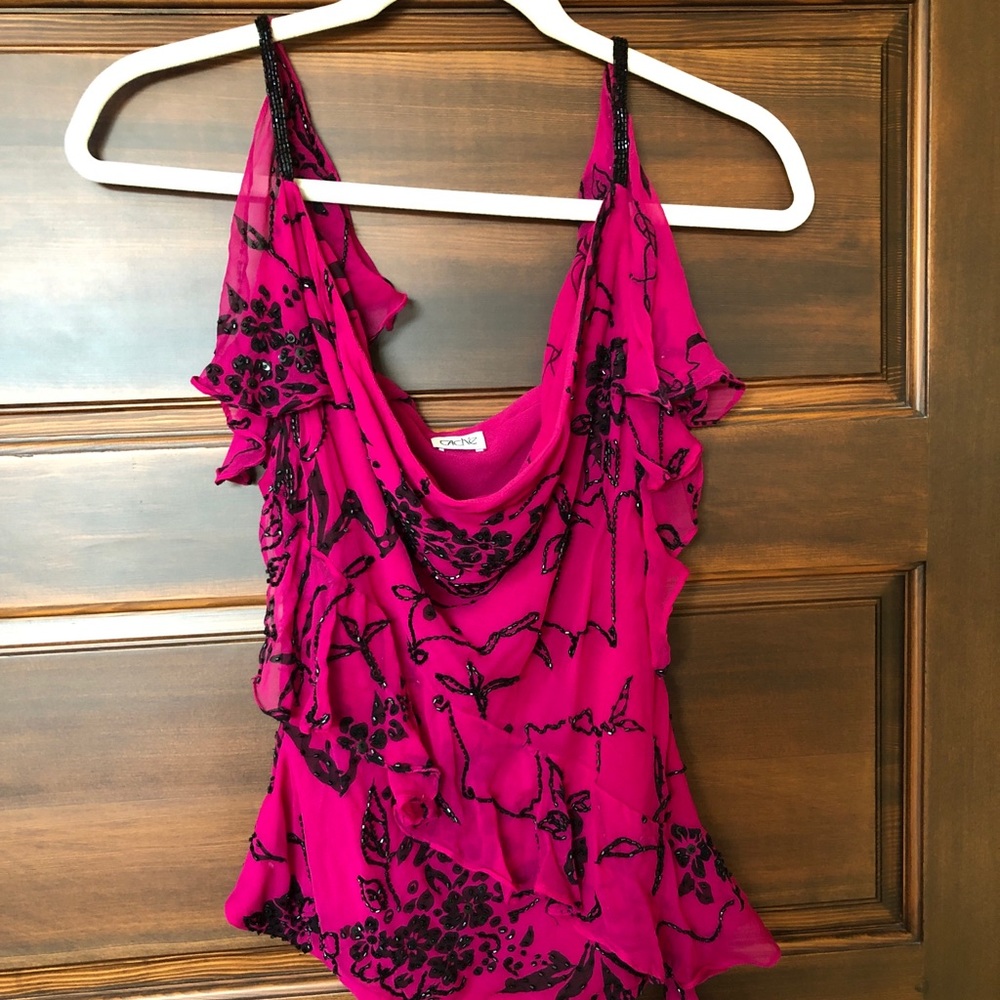 Beaded Cache top